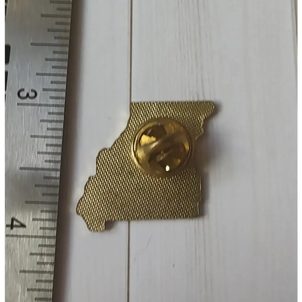 Missouri Canoe Show Me State Pin for a Hat, Lapel, Lanyard, Jacket or Backpack